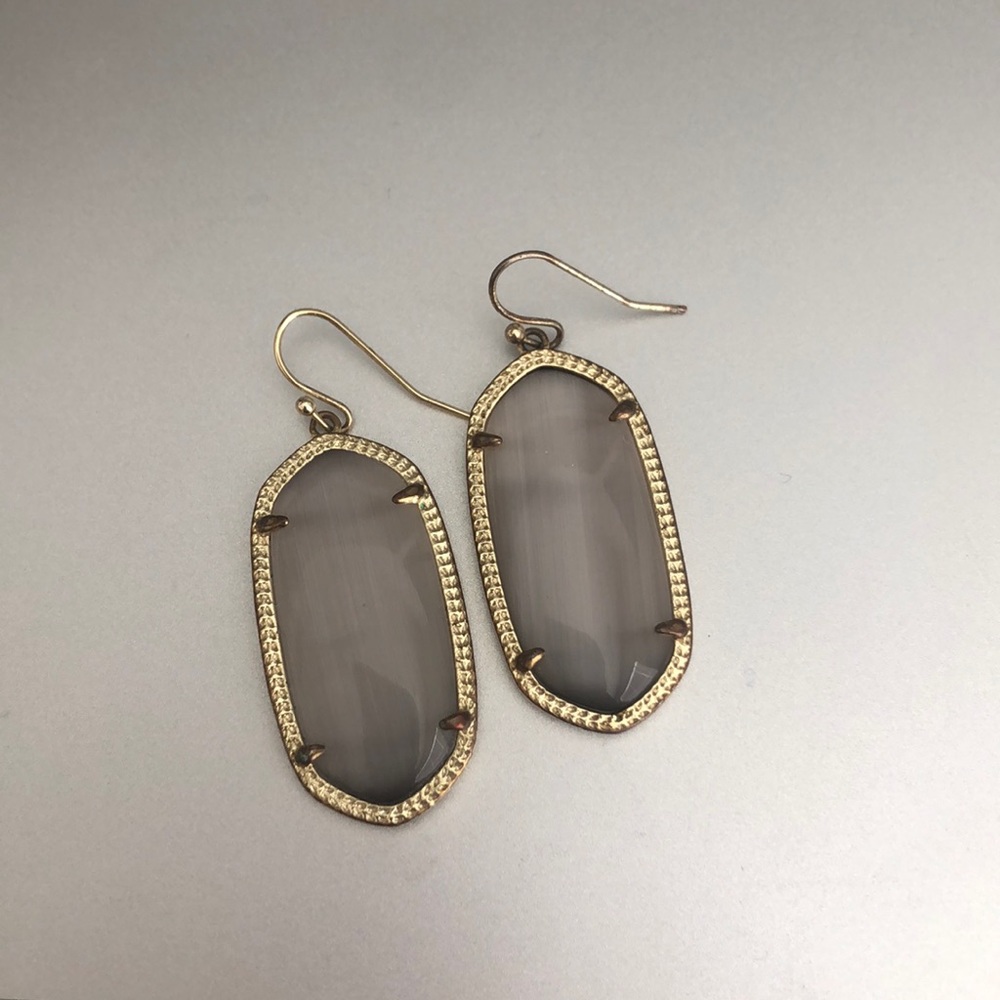 Kendra Scott gray Elle drop earrings